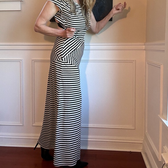 Enrique Moi maxi dress, open back size M - Picture 5 of 9